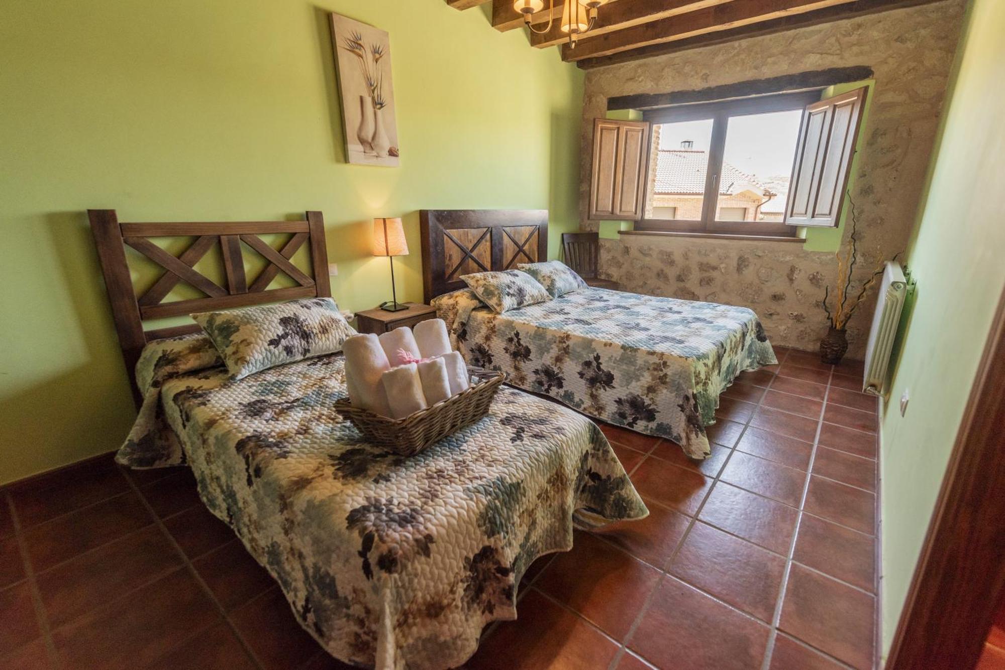 La Hacendera Entre Hoces - 20-28Pax-10 Hab Con Banos En Suite Maderuelo Exteriér fotografie