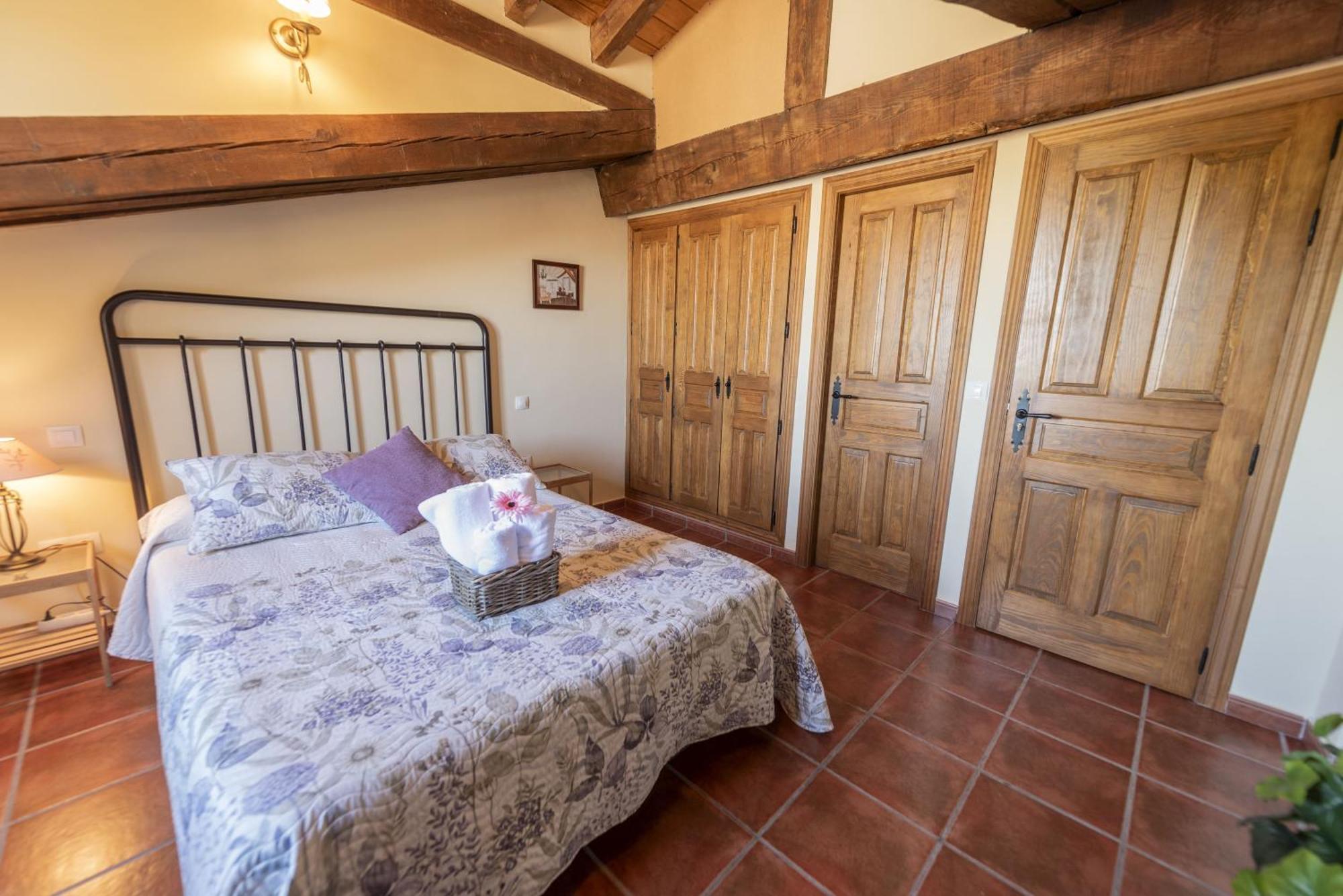 La Hacendera Entre Hoces - 20-28Pax-10 Hab Con Banos En Suite Maderuelo Exteriér fotografie